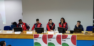 I quattro giocatori della squadra Cagliari Dinamo Academy di basket A2 in aula magna a Monserrato