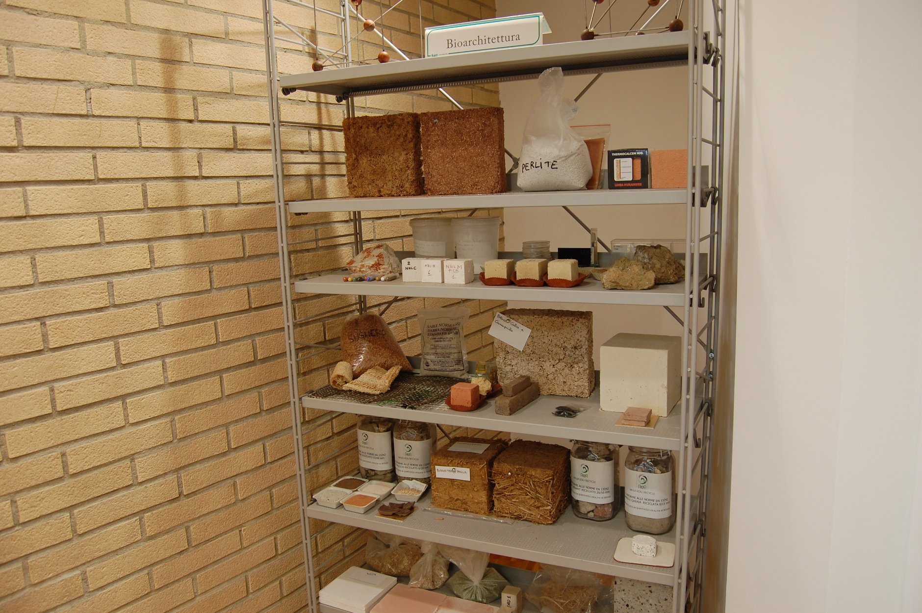 Il Rettore in visita al Laboratorio Didattica e Diagnostica per i Beni culturali